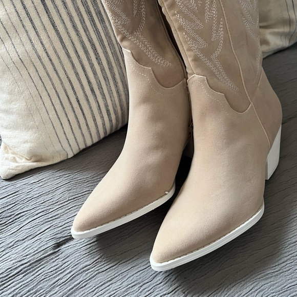 Beautiful beige boots with white bottoms.  Never worn. - Picture 4 of 7